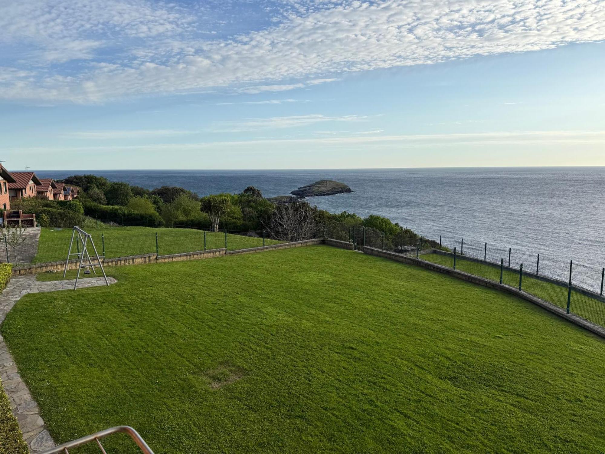 Villa La Ballena De Sonabia Orinon Exteriér fotografie